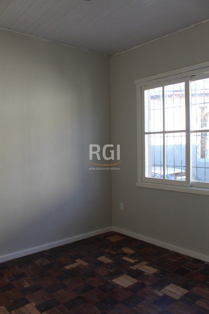 Casa à venda com 6 quartos, 224m² - Foto 6