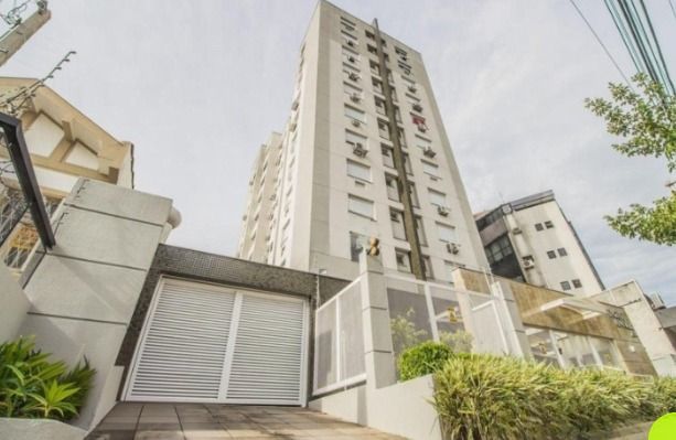 Apartamento de 02 dormitorios com suite e garagem no bairro Menino Deus