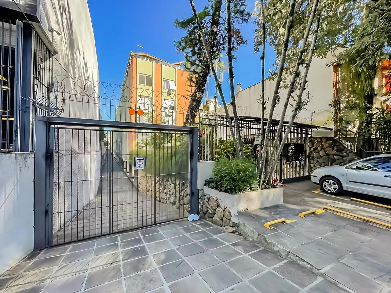 Apartamento Garden com 247m², 3 dormitórios no bairro Rio Branco em Porto Alegre para Comprar
