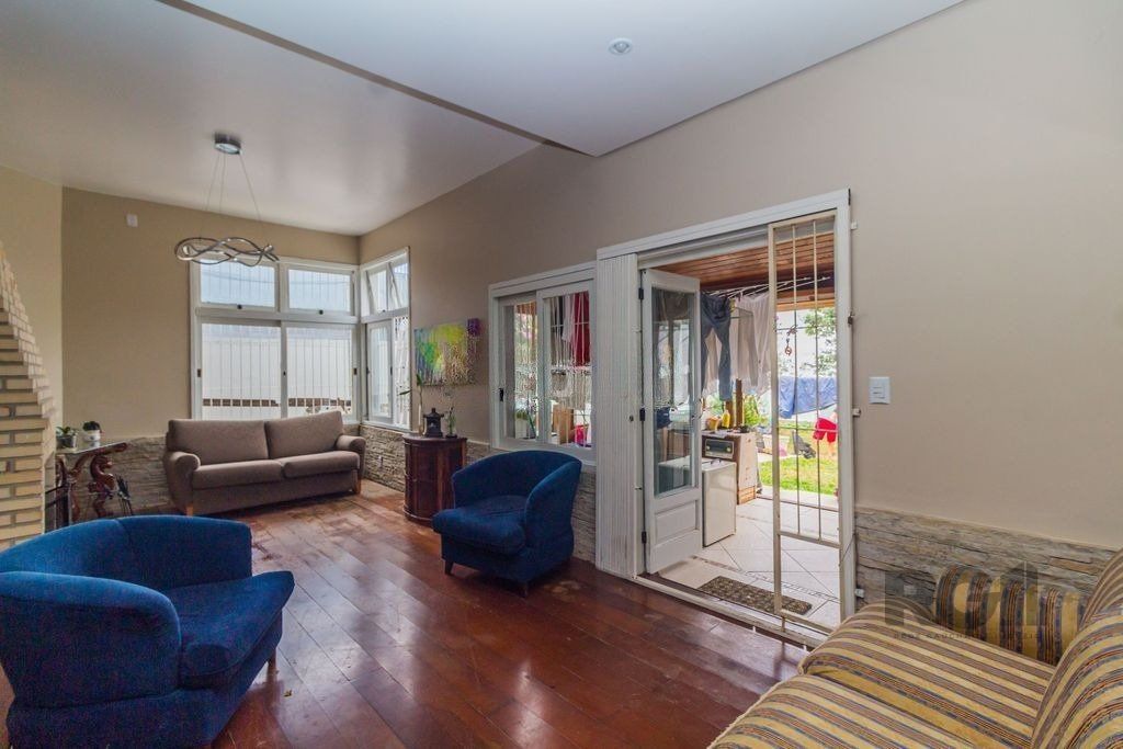 Casa, 3 quartos, 230 m² - Foto 2