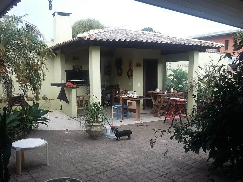 Casa à venda com 3 quartos, 220m² - Foto 2