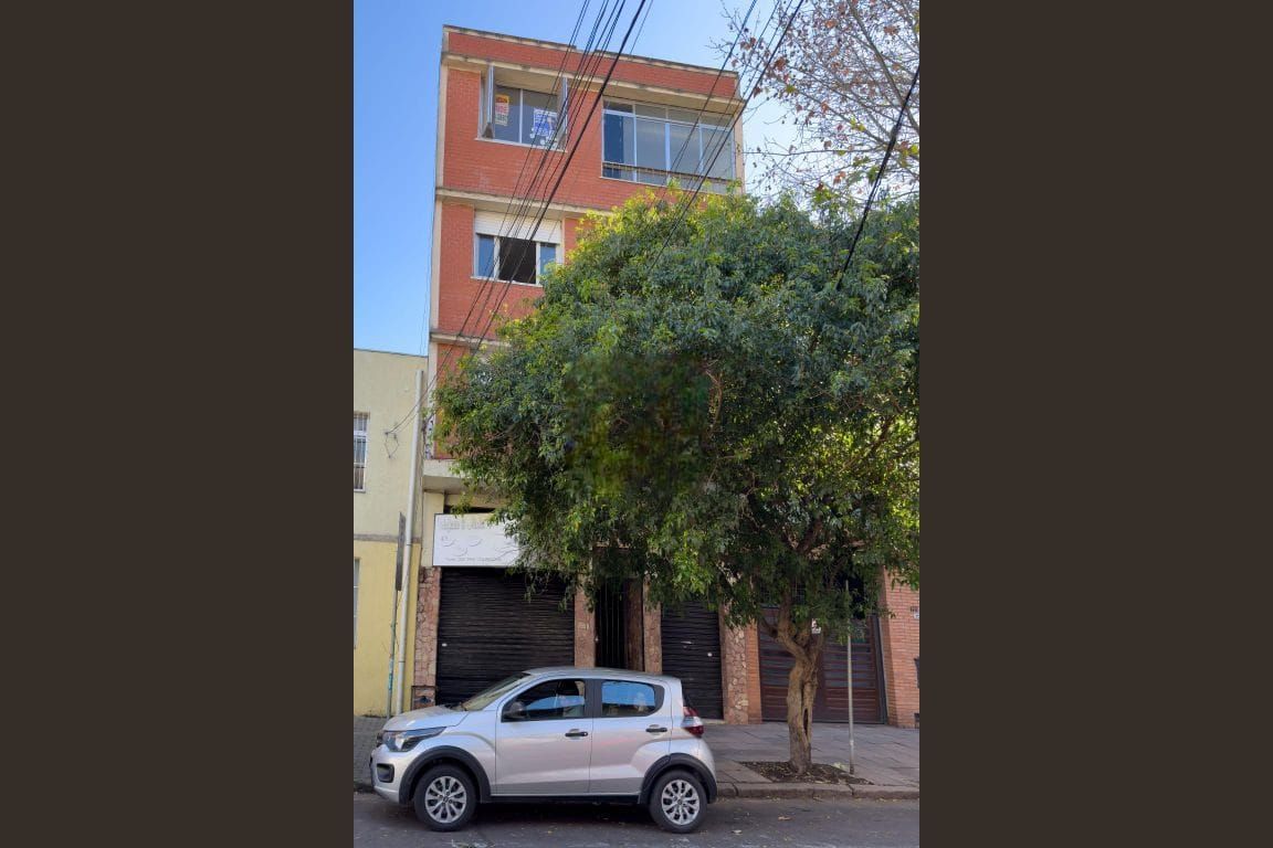 Apartamento na Jacinto Gomes , excelente localização.