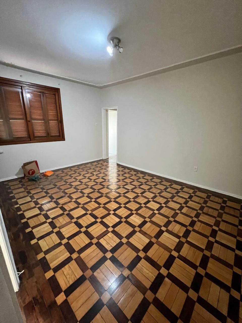 Venda, 2 quartos, 1 com sacada, de frente, dependência integrada a cozinha - ampla, , área de serviço com banho auxiliar