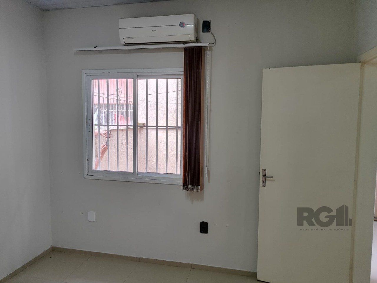Casa em condomínio 2 dormitórios, vaga de garagem, Bairro Nova Cachoeirinha — foto 3