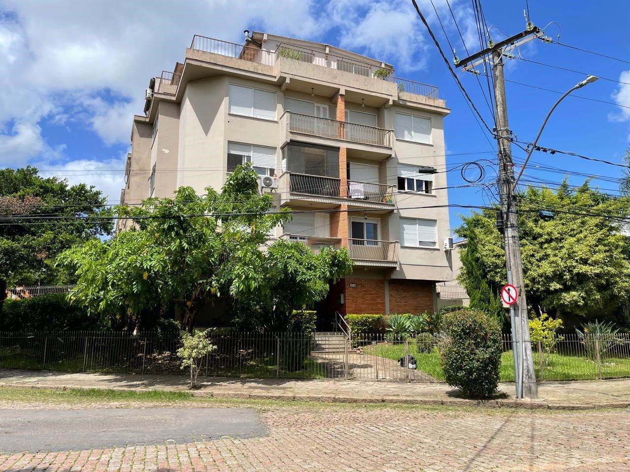 Duplex 2 dormitórios no bairro Passo da Areia