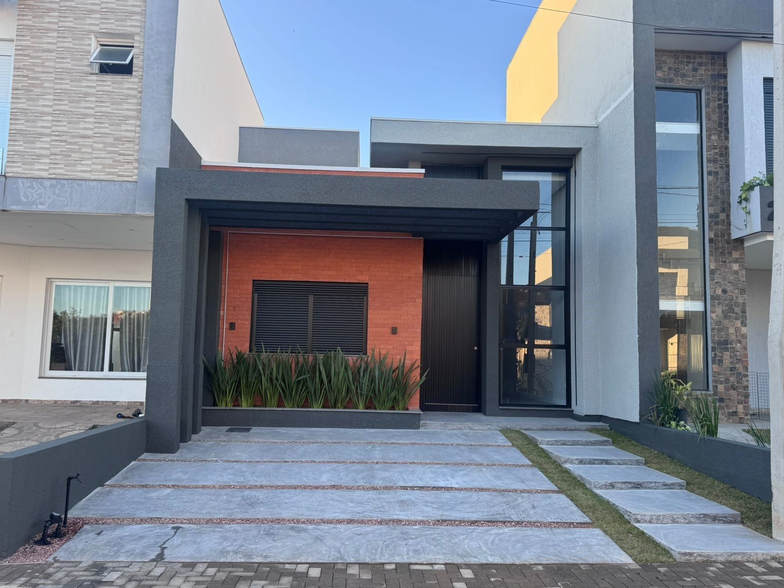 Casa de Condomínio à venda com 3 quartos, 155m² - Foto 1