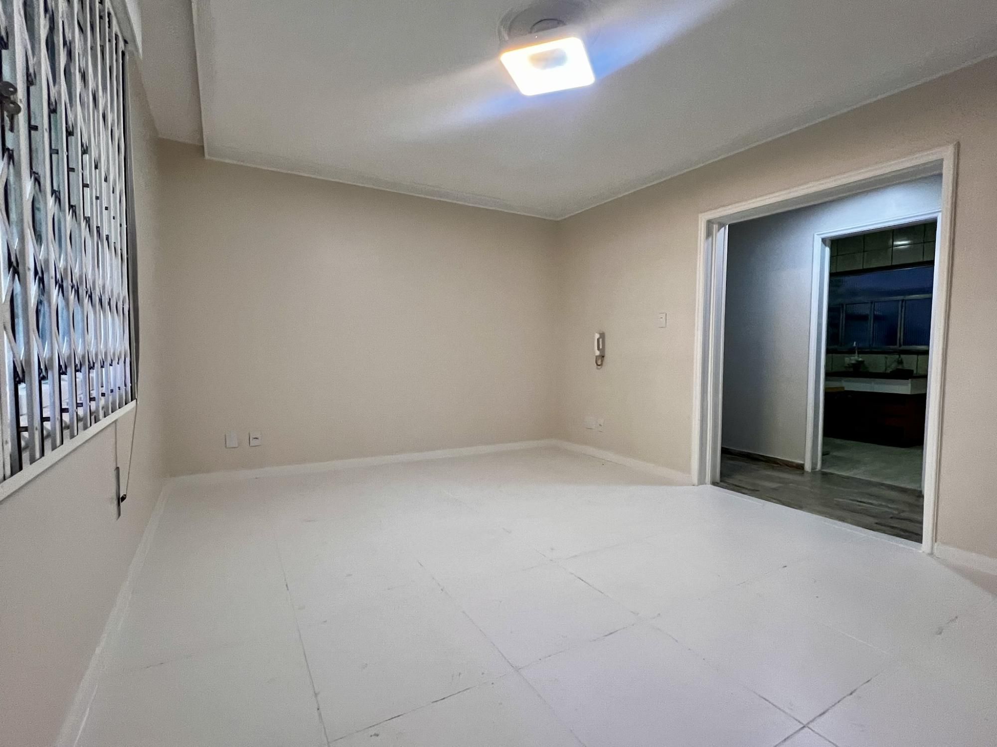 Apartamento térreo, 3 dormitórios com vaga de garagem