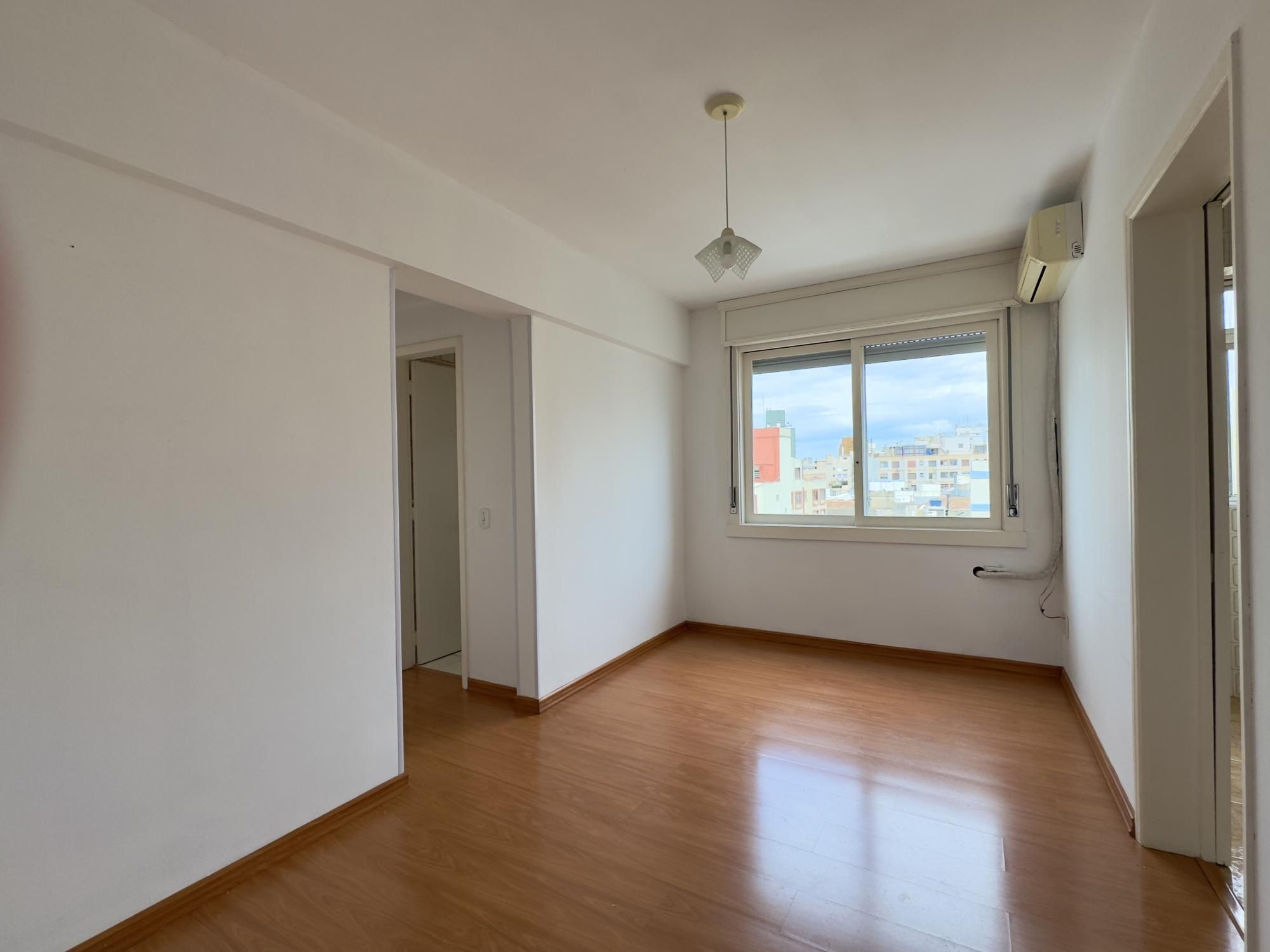 Apartamento 1 dormitório com vista para o Guaíba no Centro Histórico