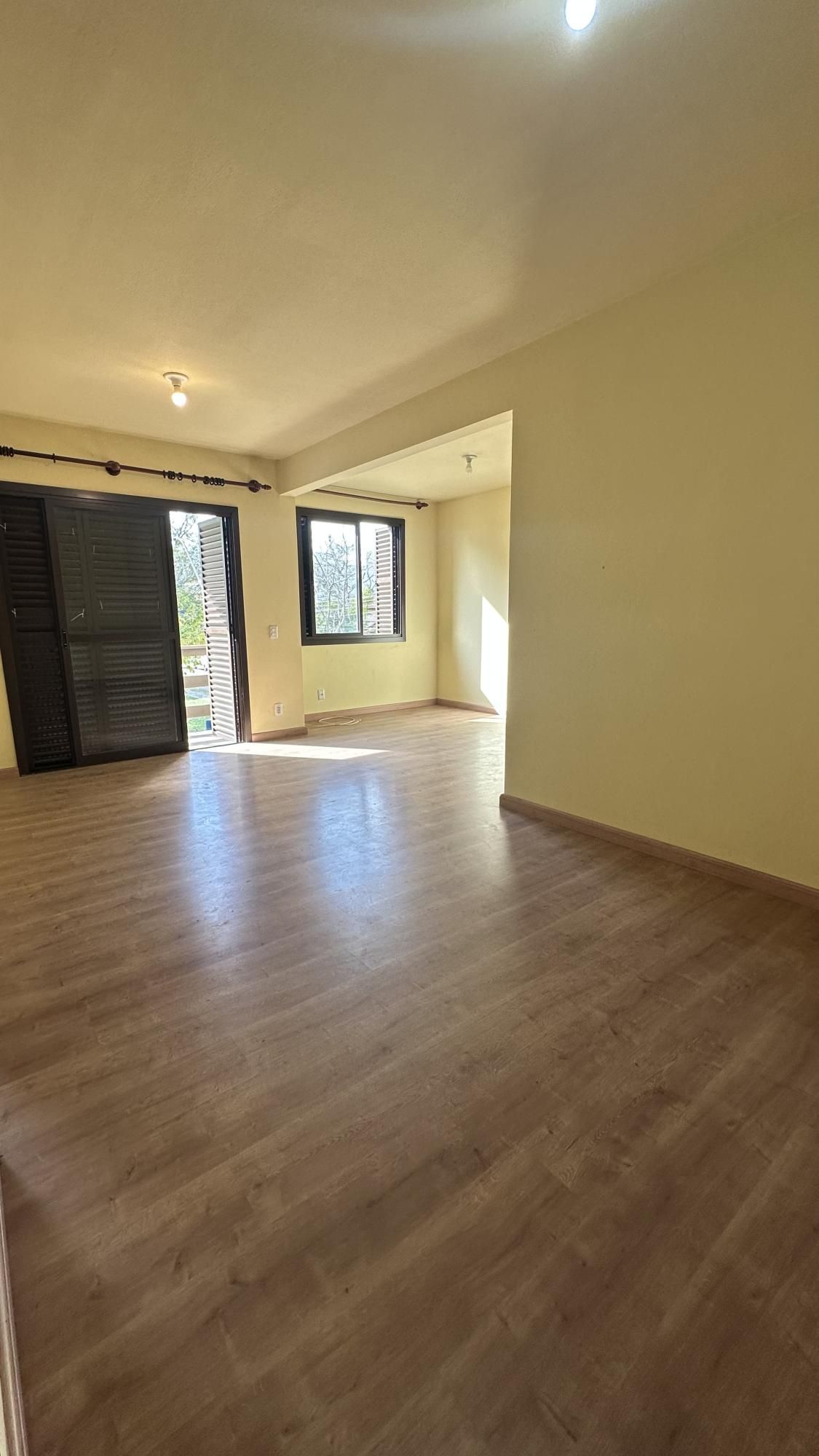 Apartamento à venda com 72m², 3 quartos, 1 vaga no bairro Partenon em Porto Alegre