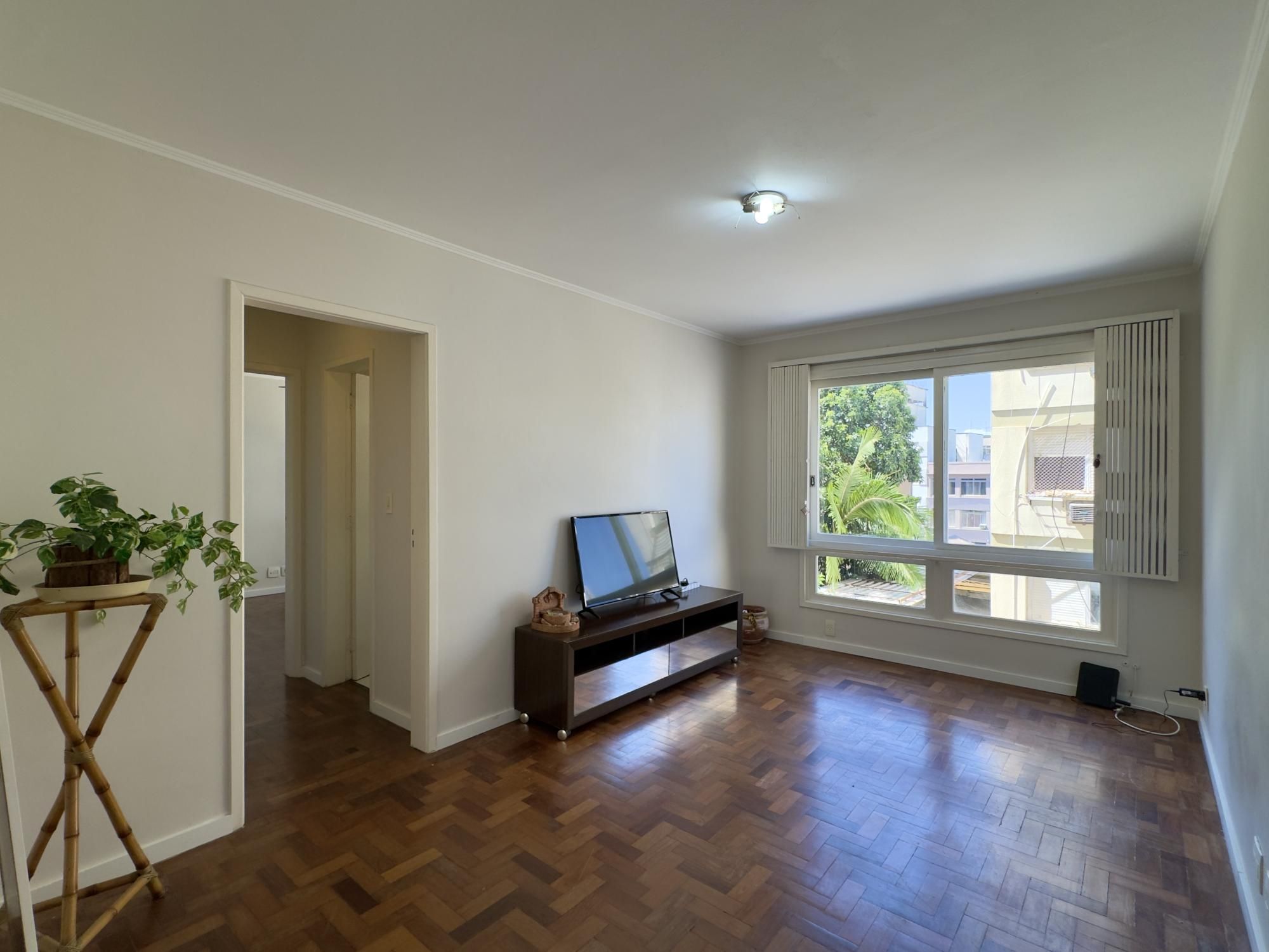 Apartamento 1 dormitório, super amplo, com vaga de garagem no Centro Histórico