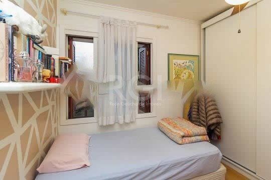 Casa de Condomínio à venda com 4 quartos, 230m² - Foto 9