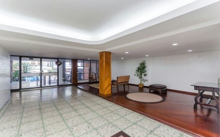 Apartamento tipo casa suspensa a venda bairro Bom Fim
