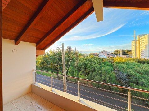 Casa 3 quartos à venda, 360m², Jardim Planalto - Porto Alegre — foto 2