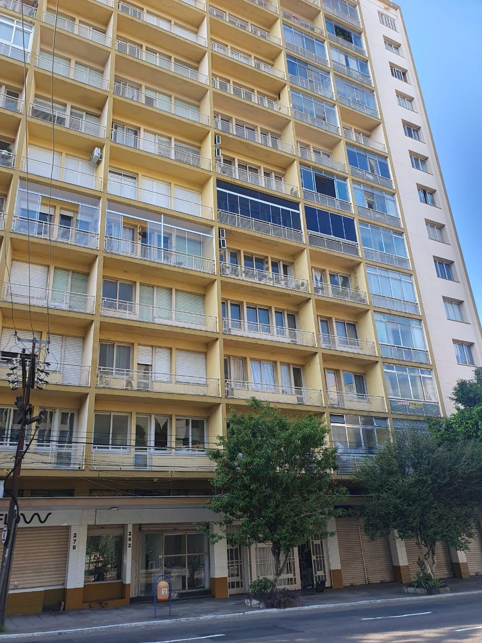 Apartamento à venda com 105m², 2 quartos no bairro Centro Histórico em Porto Alegre