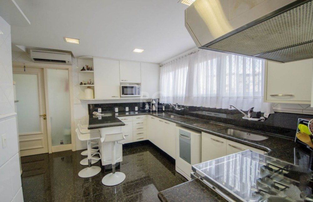 Apartamento à venda com 3 quartos, 272m² - Foto 11