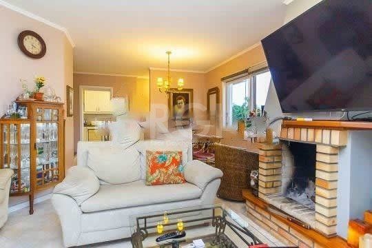Casa de Condomínio à venda com 4 quartos, 230m² - Foto 1