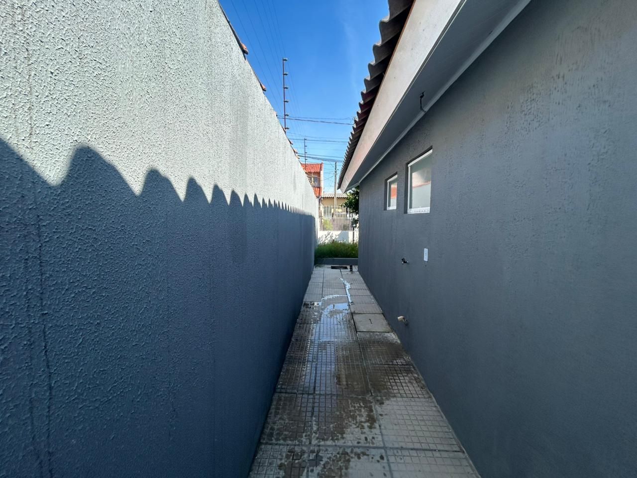 Casa 3 dormitórios, 1 suíte, vagas de garagem, Bairro Cohab — foto 4