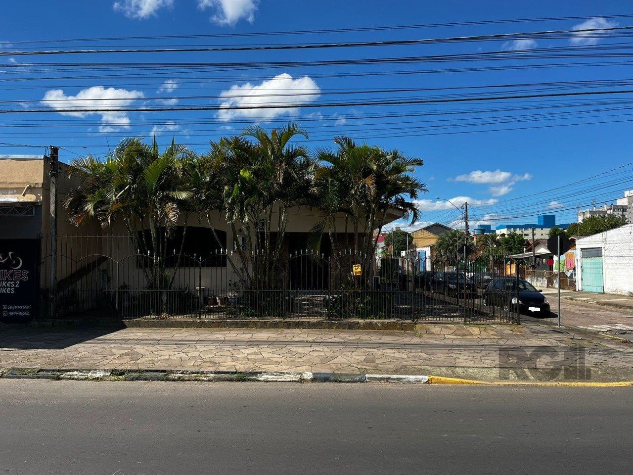 Casa à venda com 3 quartos, 120m² - Foto 2
