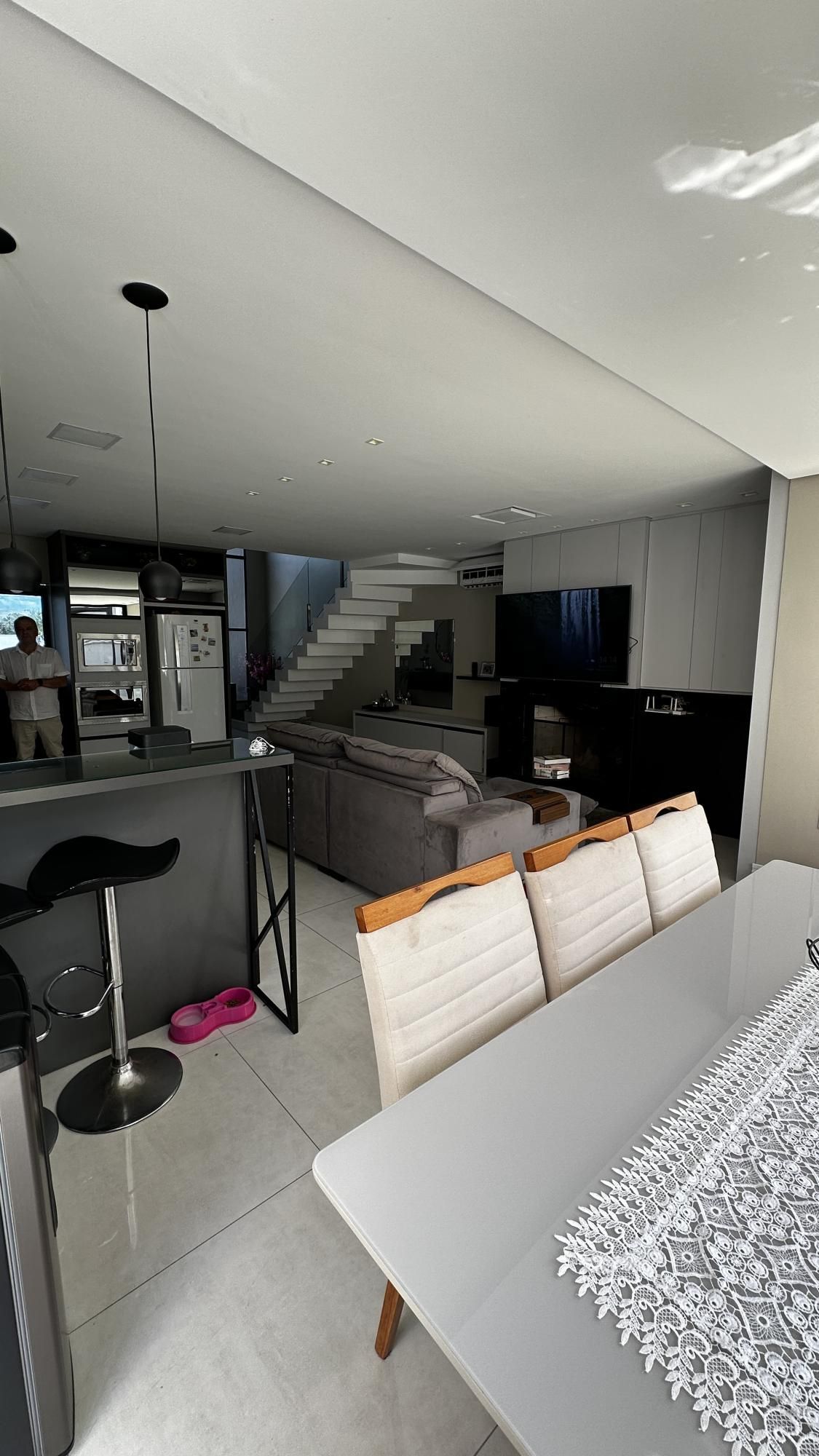 Casa sobrado semi mobiliada, 3 dormitórios, 1 suíte, 2 vagas, Bairro Vale Ville — foto 4