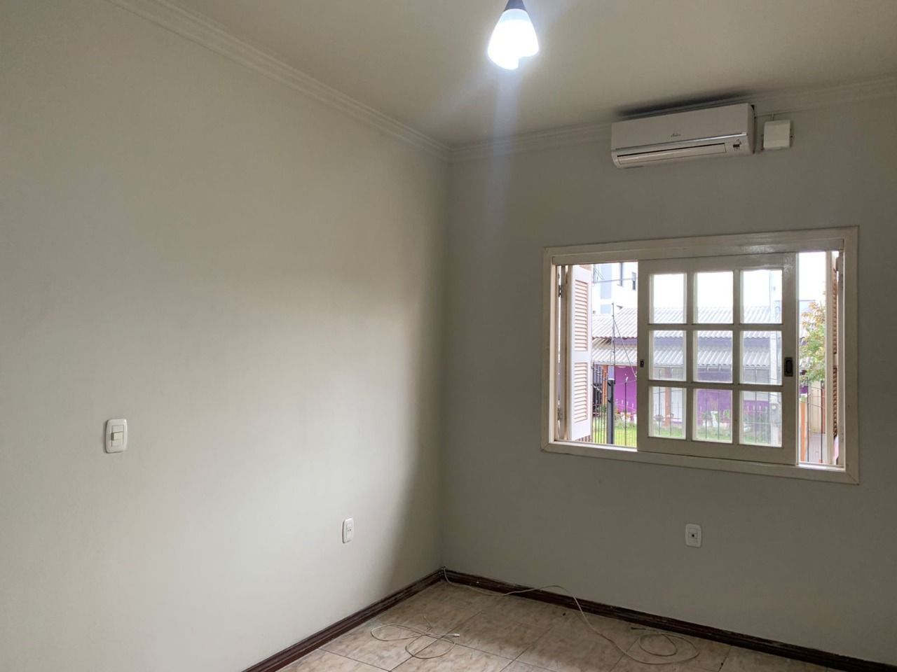 Casa para Venda - 90m², 3 dormitórios, sendo 1 suites, Vila Monte Carlo — foto 3