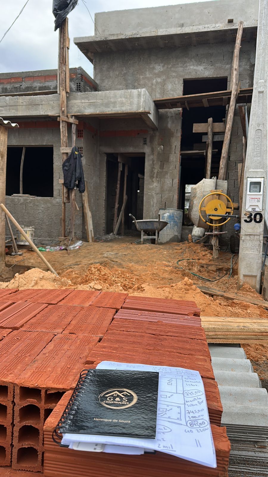 Casa em condomínio, 3 dormitórios, 1 suíte, 2 vagas, Bairro Vale Ville