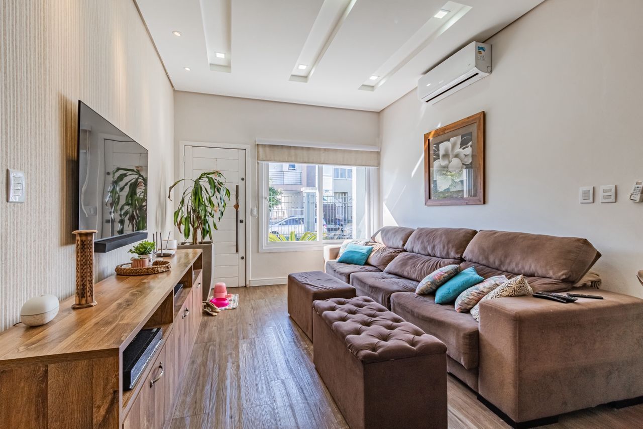 Casa 4 dormitórios, 2 suítes, 3 vagas, bairro Vale Ville — foto 2
