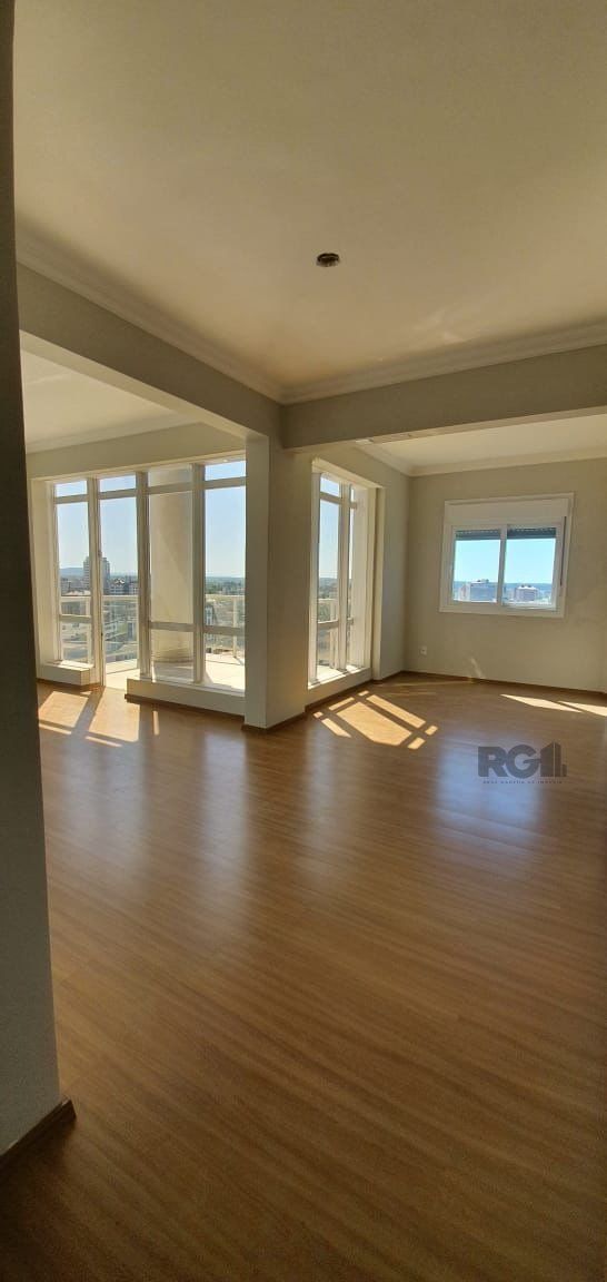 Apartamento 3 dormitórios, 1 suíte, 1 vaga, Bairro Centro — foto 5
