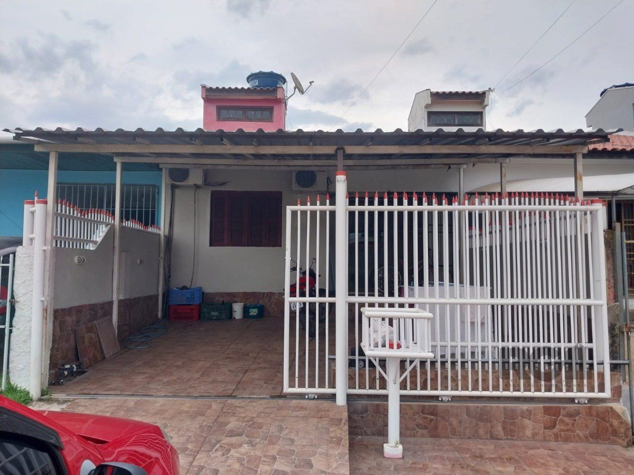 Casa à venda com 2 quartos, 70m² - Foto 1