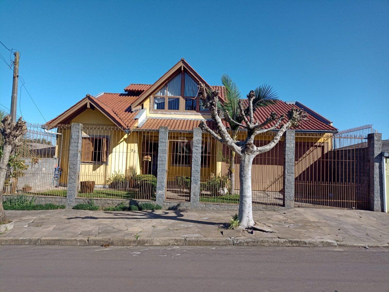 Sobrado, 3 quartos, 240 m² - Foto 1