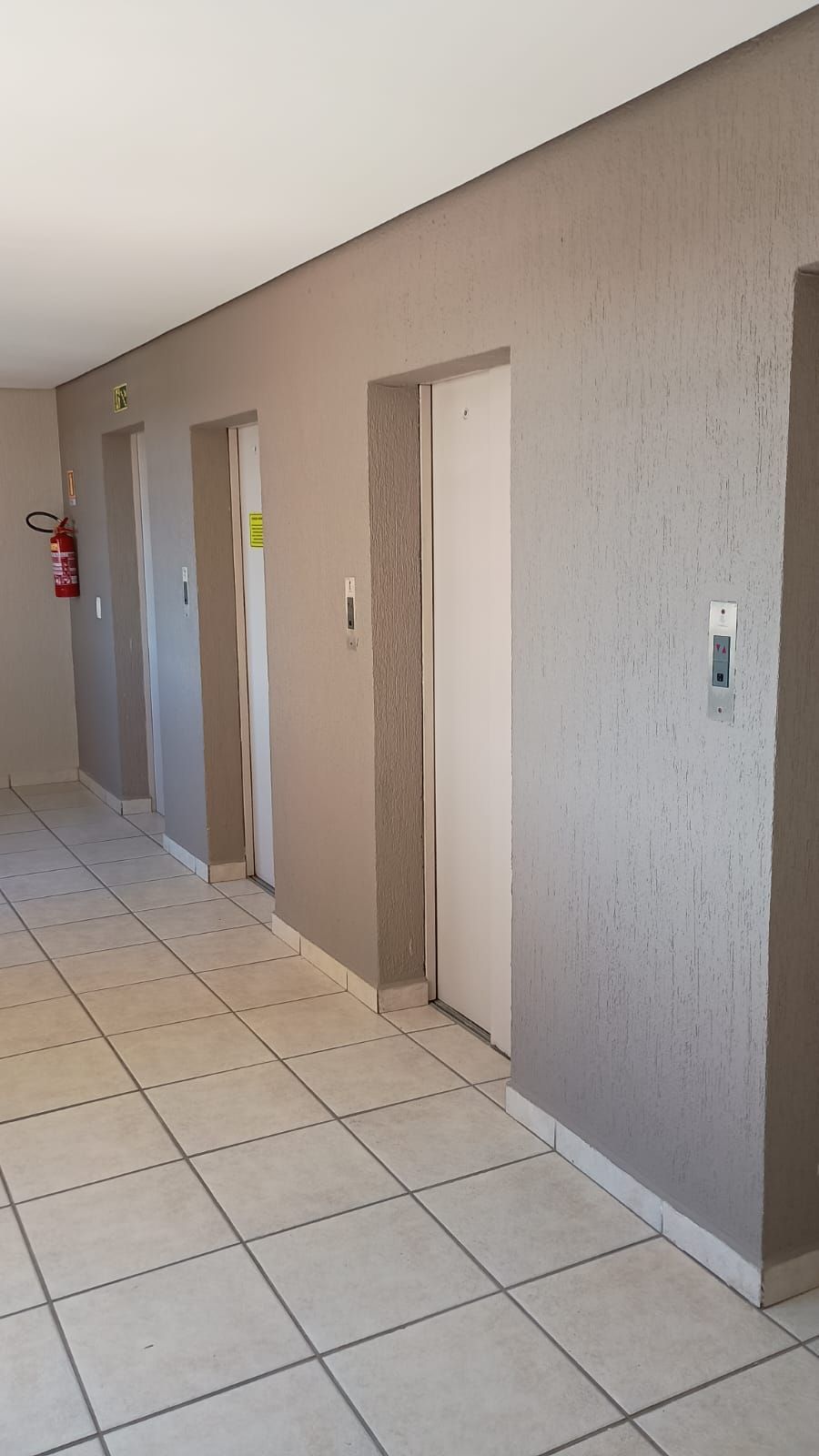 Apartamento semi mobiliado, 3 dormitórios, 1 suíte, 1 vaga Bairro Vila Cachoeirinha — foto 4