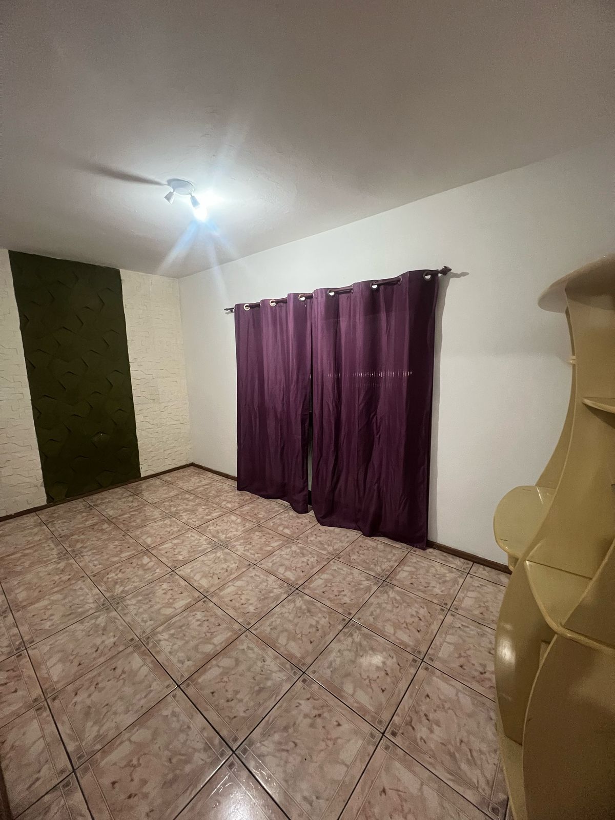Apartamento semi mobiliado, 2 dormitórios, Bairro Centro — foto 2