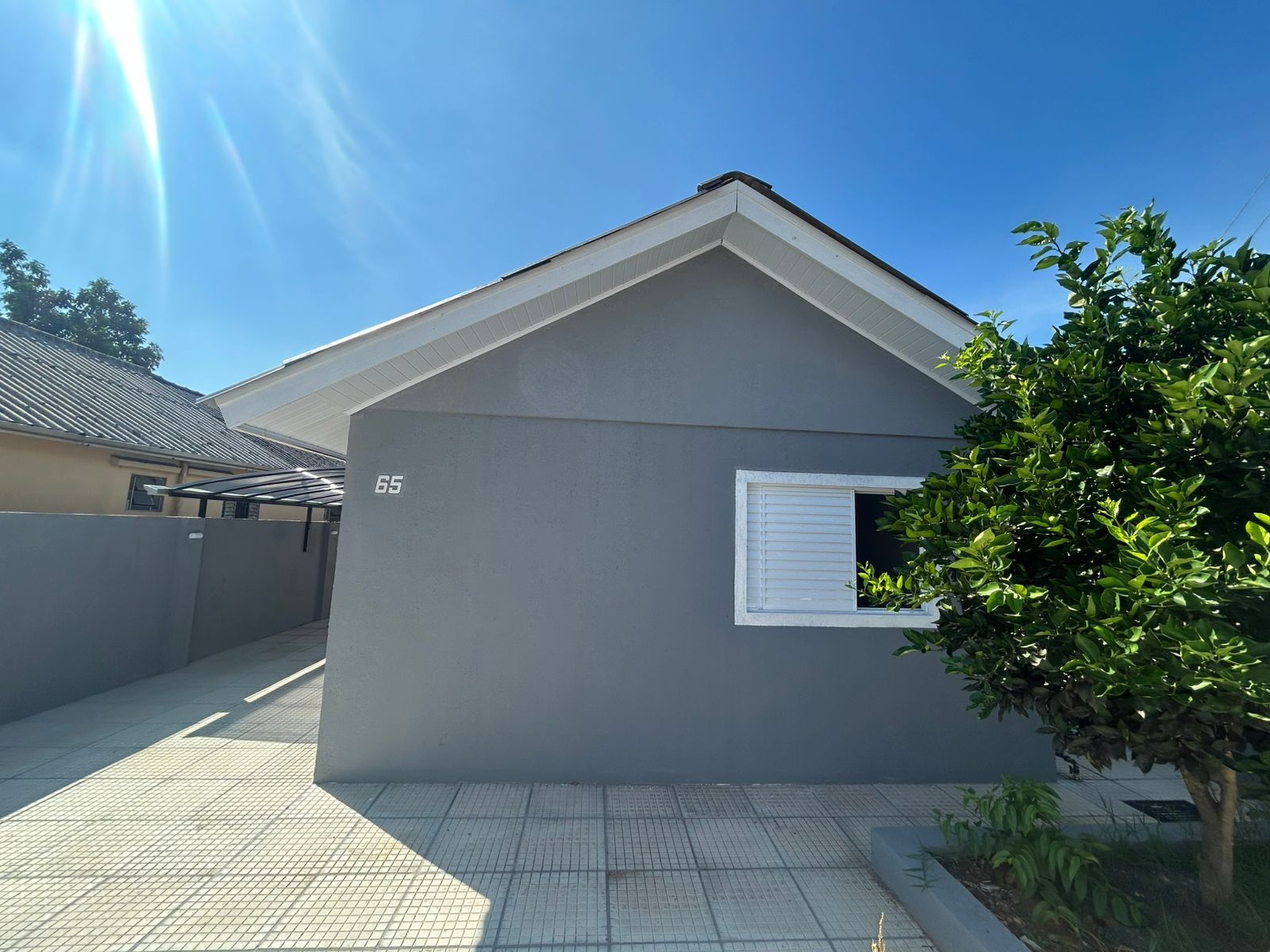 Casa 3 dormitórios, 1 suíte, vagas de garagem, Bairro Cohab — foto 2