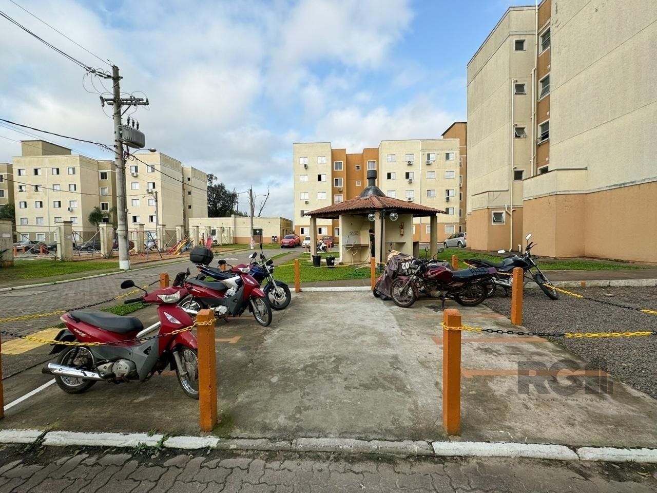 Apartamento à venda com 2 quartos, 44m² - Foto 27