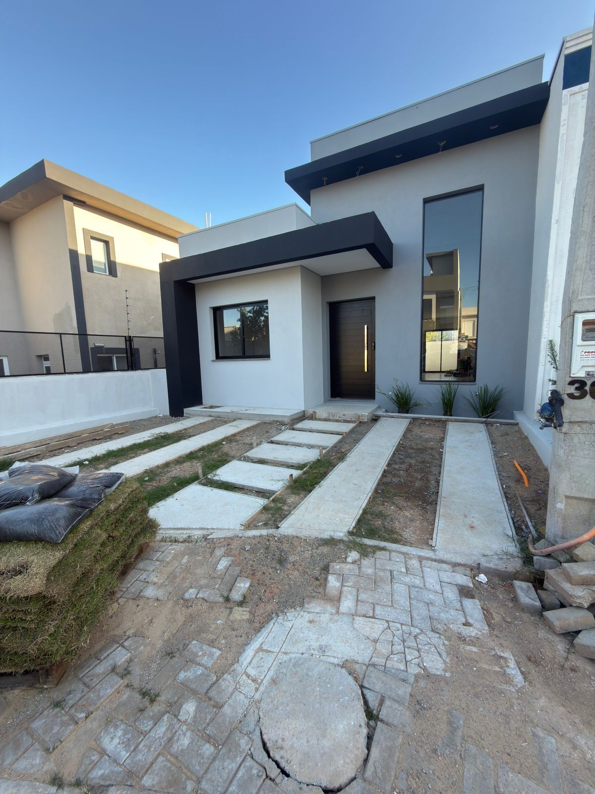 Casa em condomínio, 3 dormitórios, 1 suíte, 2 vagas, Bairro Parque da Matriz — foto 2