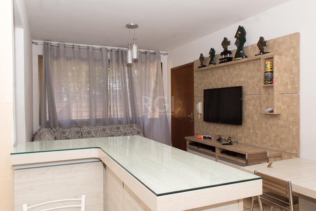 Apartamento térreo, 2 dormitórios, 1 suíte, 1 vaga Bairro Cohab — foto 4