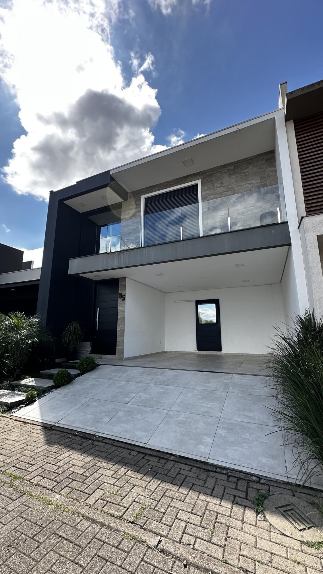 Casa sobrado semi mobiliada, 3 dormitórios, 1 suíte, 2 vagas, Bairro Vale Ville — foto 2