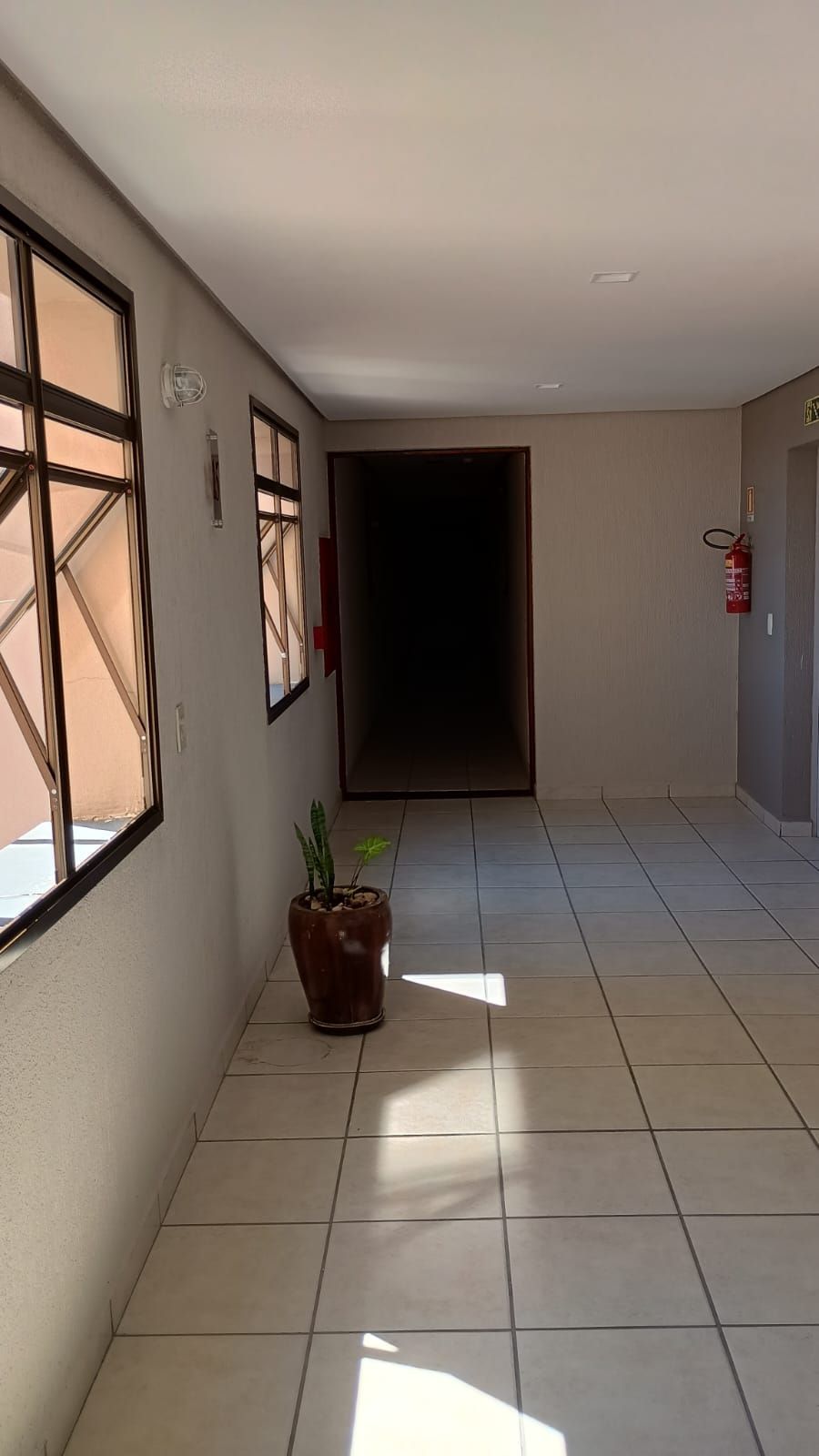 Apartamento semi mobiliado, 3 dormitórios, 1 suíte, 1 vaga Bairro Vila Cachoeirinha — foto 3