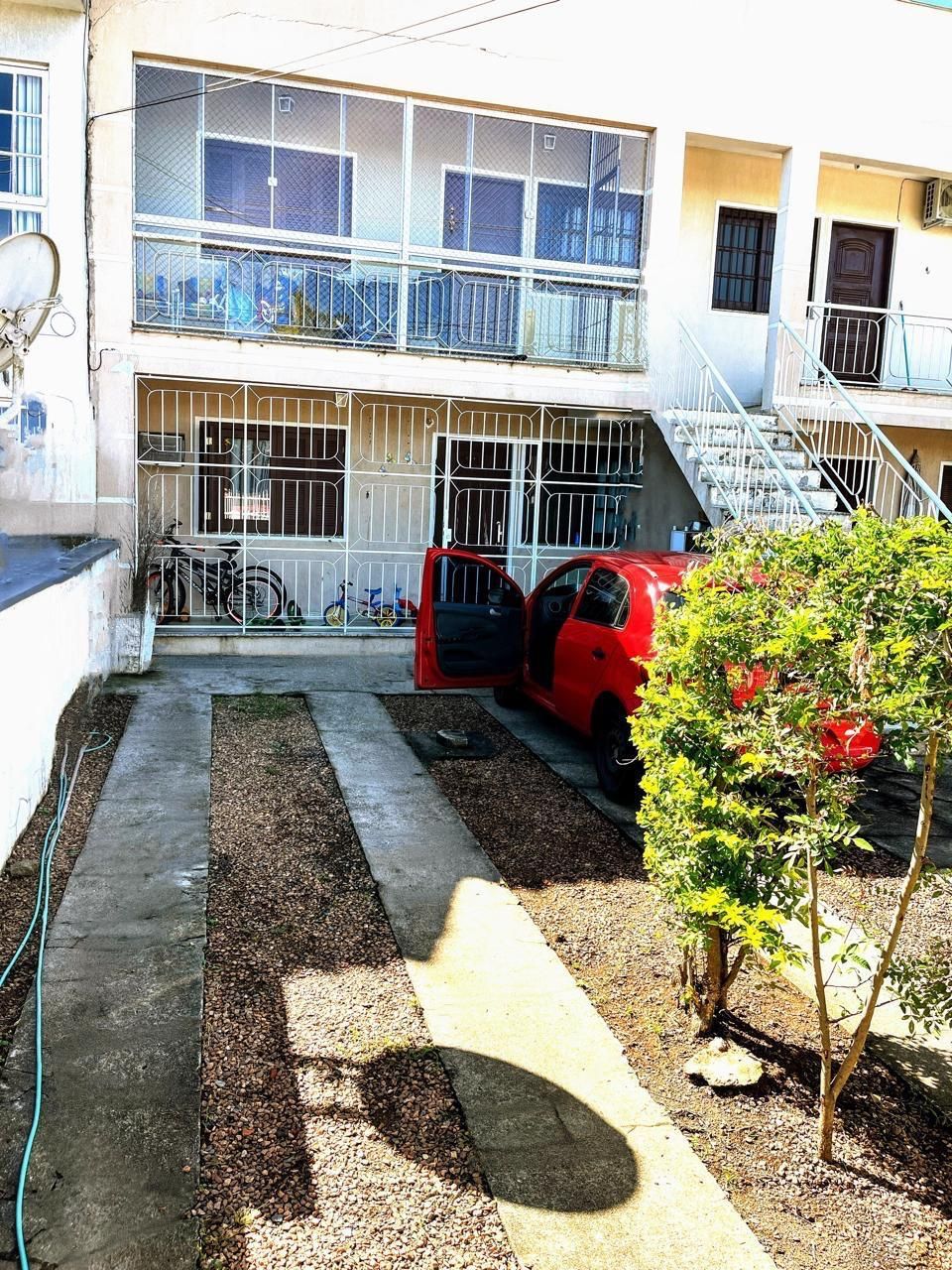 Apartamento térreo 2 dormitórios, 2 vagas, Bairro Vila Imbuí — foto 3