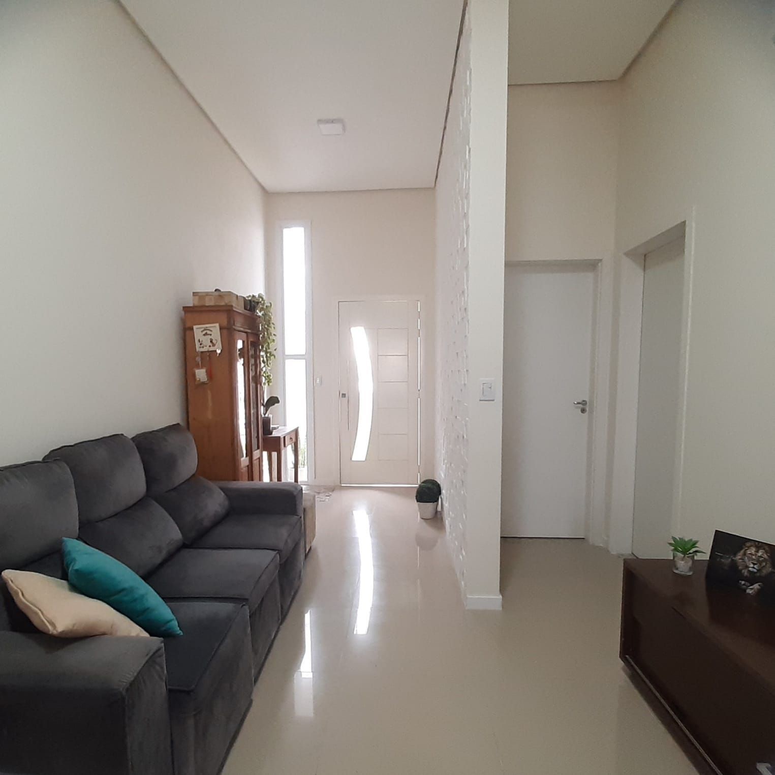Casa 3 dormitórios, 1 suíte, 1 vaga descoberta, Bairro Dom Feliciano — foto 2