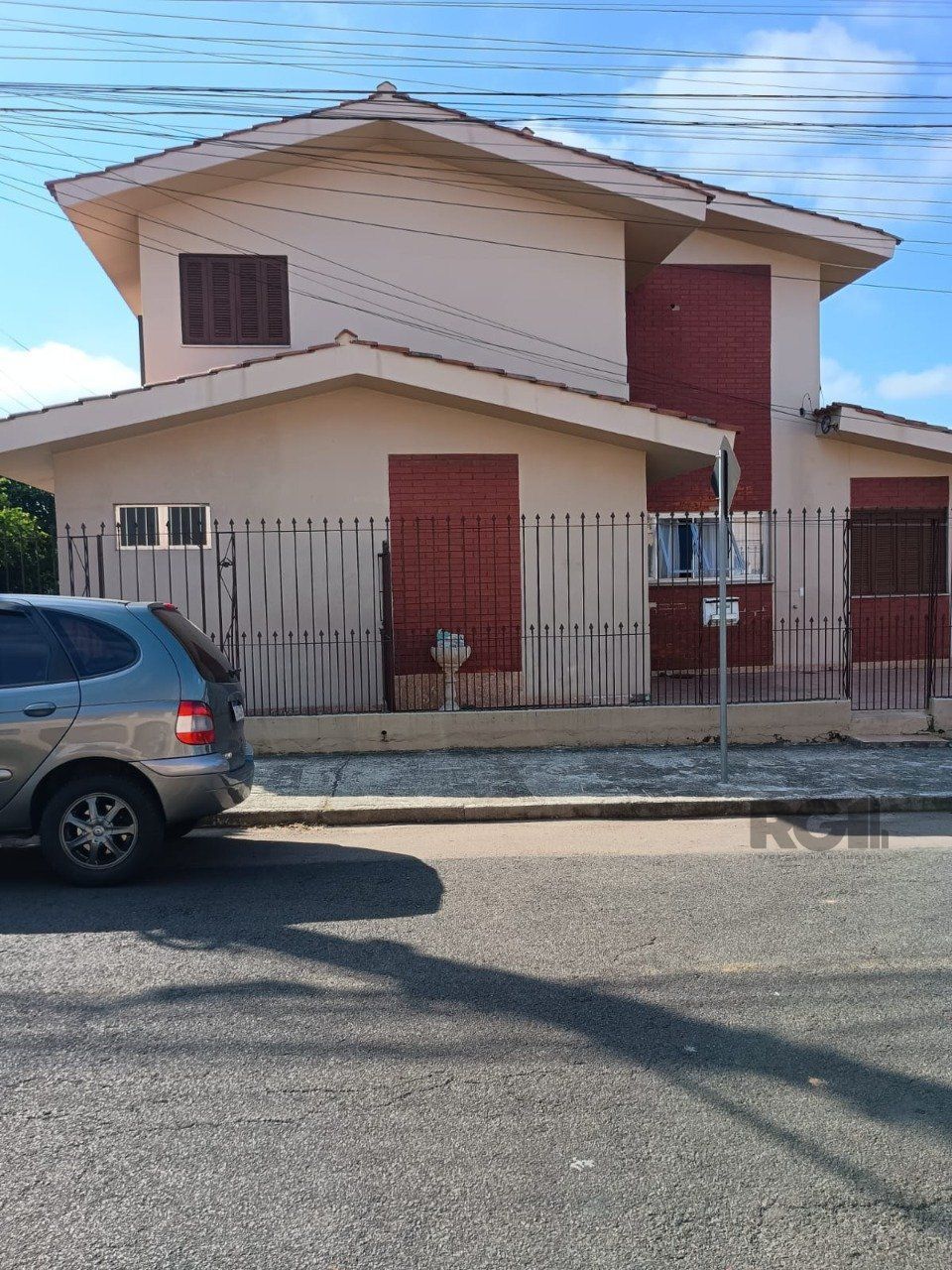 Casa à venda com 3 quartos, 331m² - Foto 4
