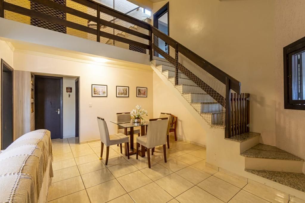 Sobrado 4 quartos à venda, 174m², Parque da Matriz - Cachoeirinha