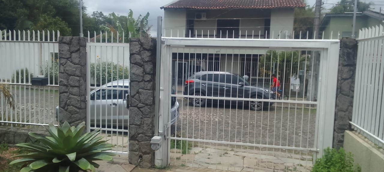 Casa 3 dormitórios, 2 suítes, 2 vagas, Bairro Vila Cachoeirinha — foto 5