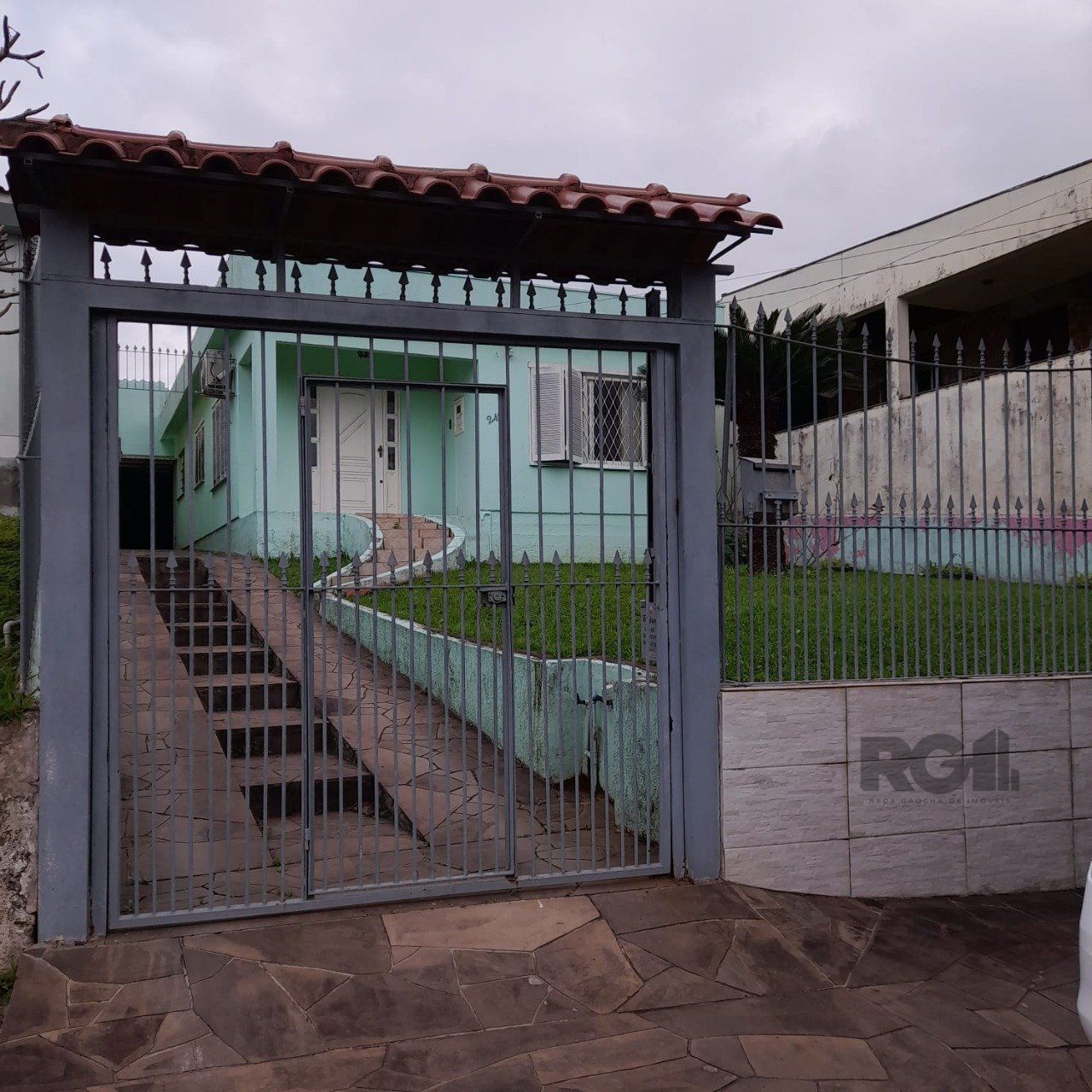 Casa à venda com 2 quartos, 74m² - Foto 1