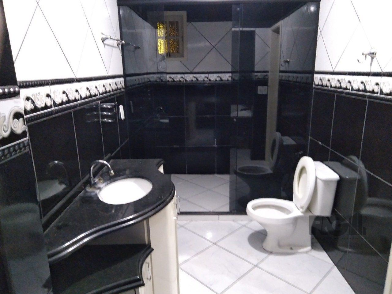 Casa à venda com 3 quartos, 331m² - Foto 9