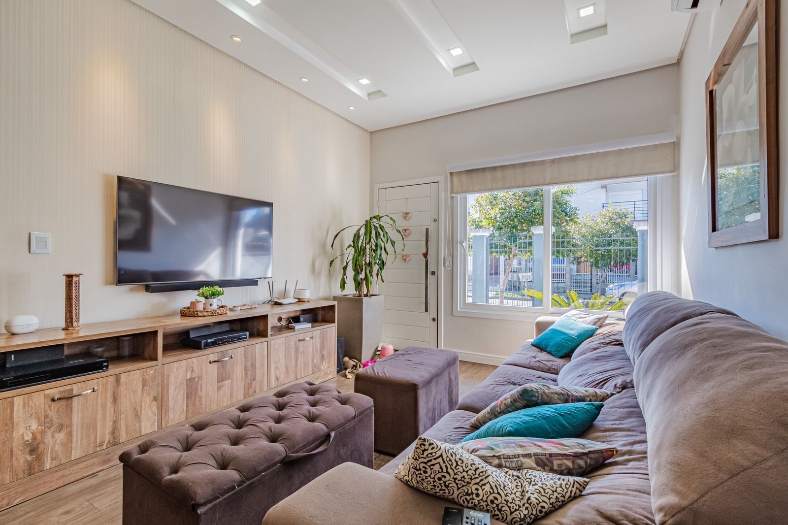 Casa 4 dormitórios, 2 suítes, 3 vagas, bairro Vale Ville — foto 3