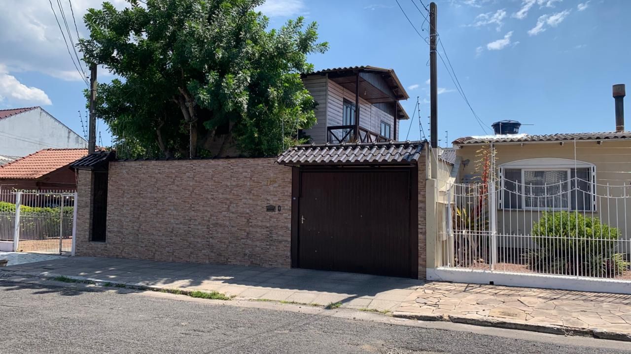Casa 3 dormitórios, 2 vagas, Bairro Imbui