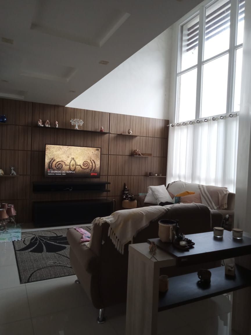 Casa sobrado 3 dormitórios, 1 suíte, vagas de garagem, Bairro Monte Carlo — foto 3