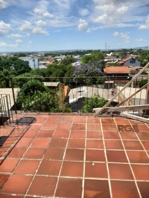 Casa à venda com 4 quartos, 220m² - Foto 14
