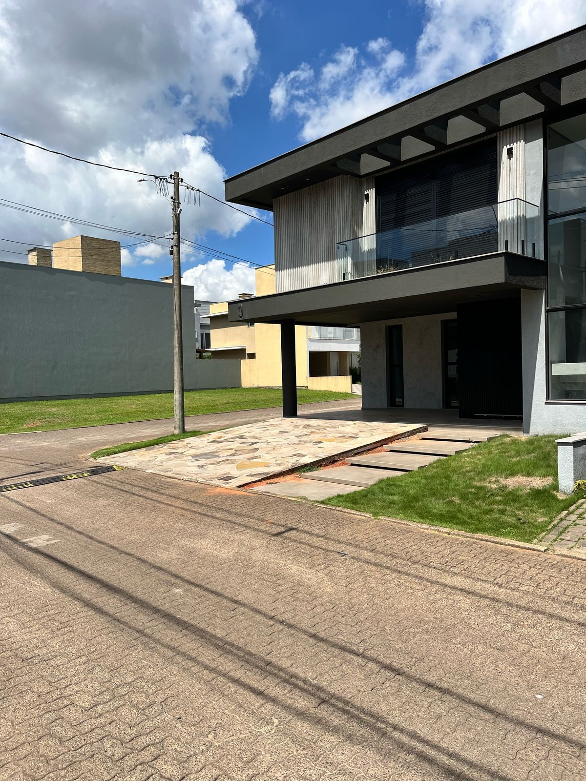 Casa sobrado em condomínio, 4 dormitórios, 3 suítes, vagas de garagem Bairro Central Park — foto 2