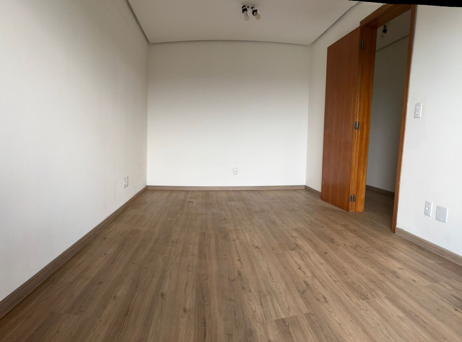 Apartamento 3 dorms, 1 suíte, 1 vaga, bairro Vila Cachoeirinha — foto 4